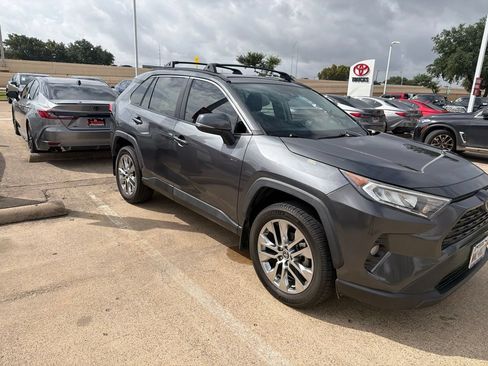 Used 2021 Toyota RAV4 XLE Premium FWD image 2