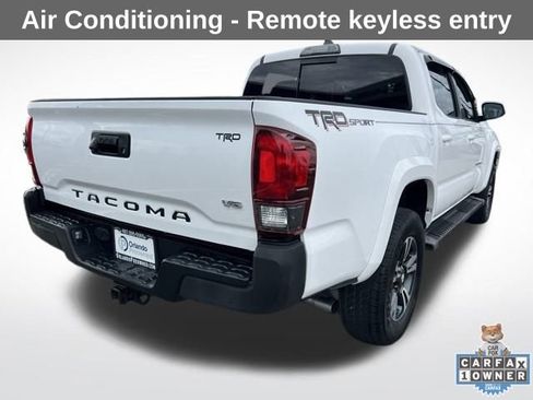 Used 2019 Toyota Tacoma TRD Sport image 9