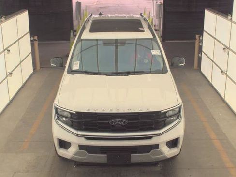 Certified 2025 Ford Expedition Platinum image 14