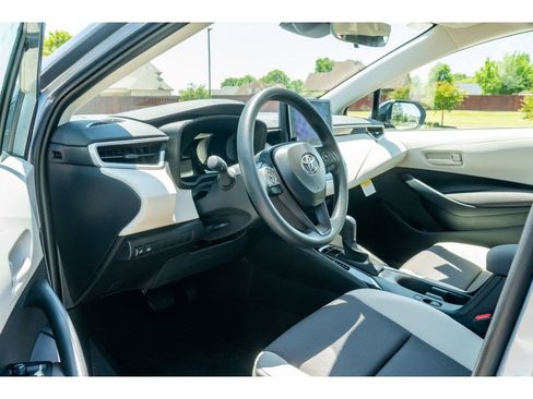 Used 2026 Toyota Corolla LE FWD image 11