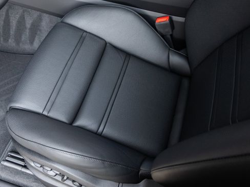 Certified 2025 Porsche Cayenne S image 30