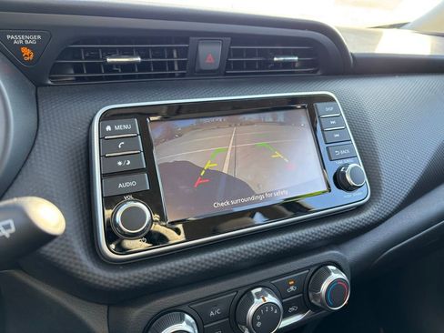 Used 2025 Nissan Kicks Play S image 21