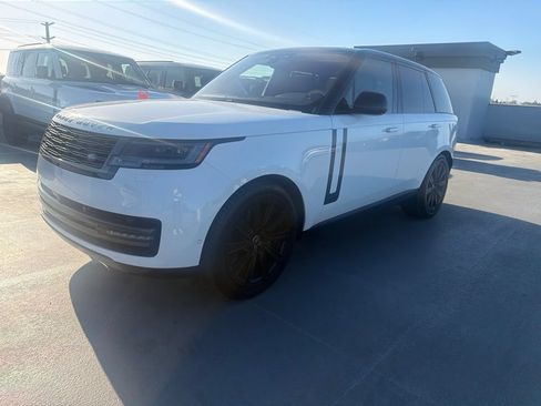 Used 2023 Land Rover Range Rover SE AWD/4WD image 1