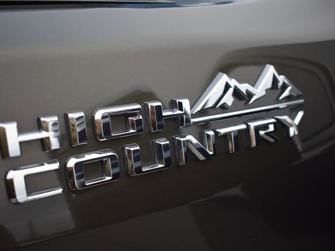 Certified 2022 Chevrolet Silverado 3500 High Country w/ Z71 Off-Road Package image 32