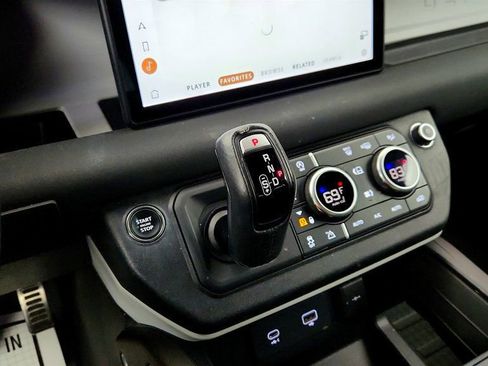 Used 2023 Land Rover Defender 110 S image 22