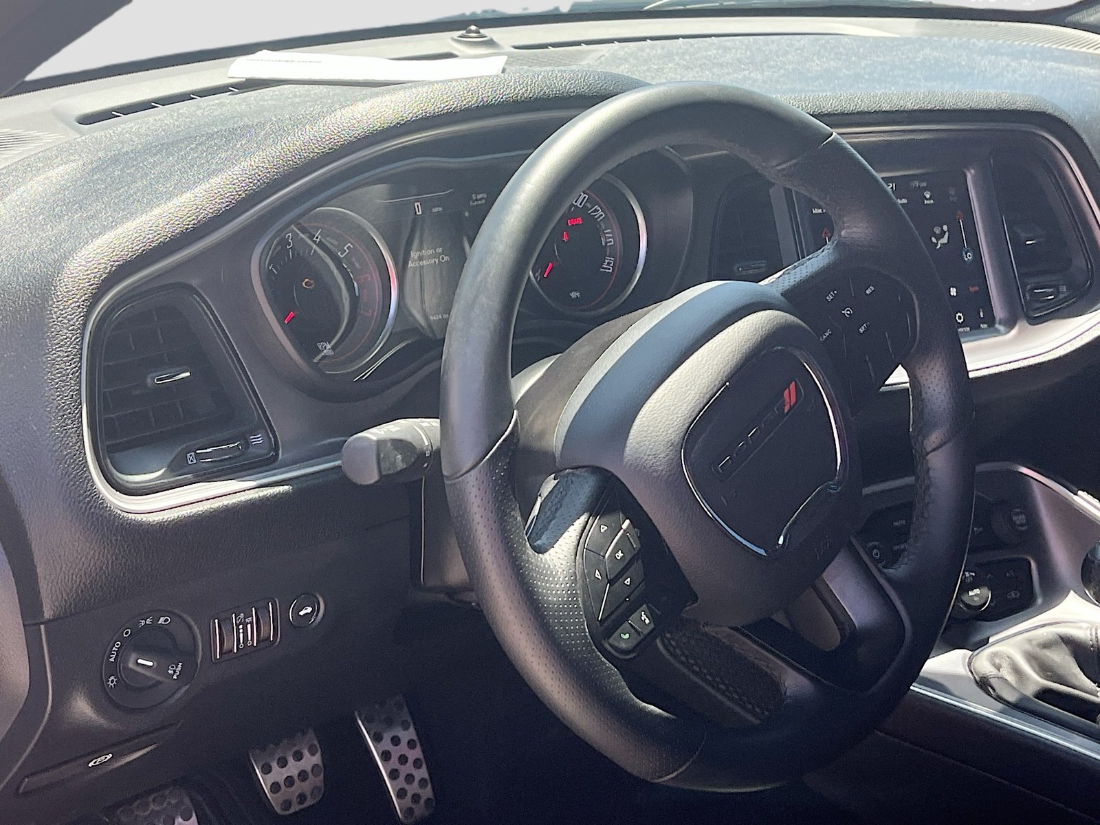 Used 2022 Dodge Challenger R/T RWD image 9