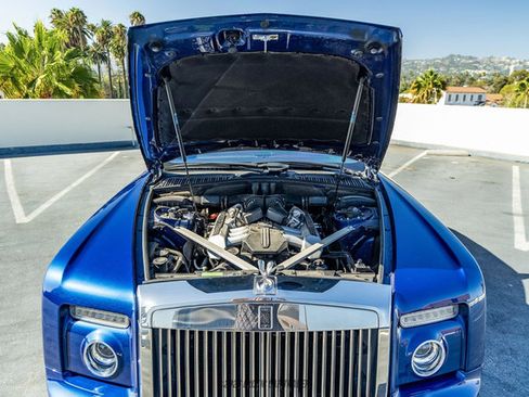 Used 2010 Rolls-Royce Phantom Drophead Coupe RWD image 32