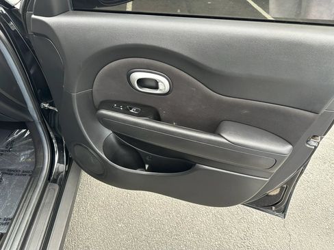 Used 2017 Kia Soul + FWD image 16
