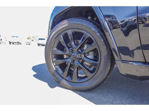 Used 2018 Jeep Grand Cherokee Altitude RWD image 24