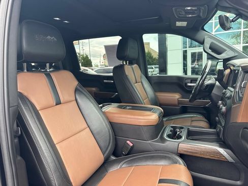 Used 2020 Chevrolet Silverado 1500 High Country w/ Technology Package AWD/4WD image 15