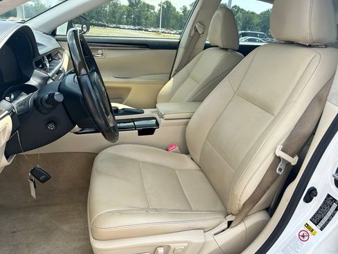 Used 2013 Lexus ES 350 w/ Premium Pkg FWD image 10