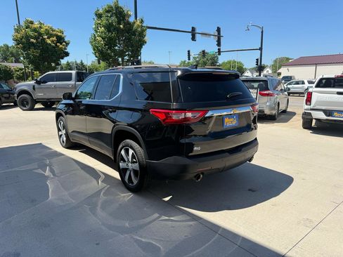 Used 2020 Chevrolet Traverse LT w/ LT Premium Package AWD/4WD image 4