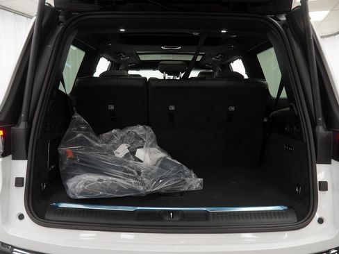 New 2025 Jeep Grand Wagoneer Series III w/ Rear Seat Video Group 1 image 36