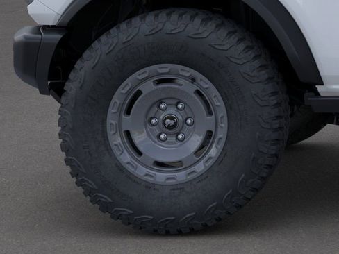 Used 2025 Ford Bronco Badlands image 18