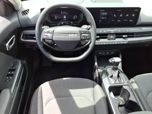 Used 2025 Kia K4 FWD image 11