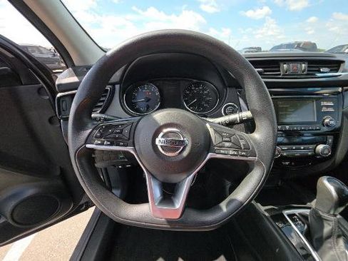 Used 2017 Nissan Rogue Sport SV FWD image 5