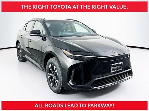 Used 2025 Toyota bZ4X AWD w/ Weather Package image 1