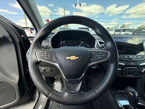 Used 2020 Chevrolet Equinox Premier w/ Premier Redline Edition FWD image 14
