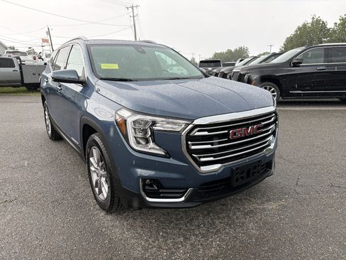 Used 2024 GMC Terrain SLT AWD/4WD image 11