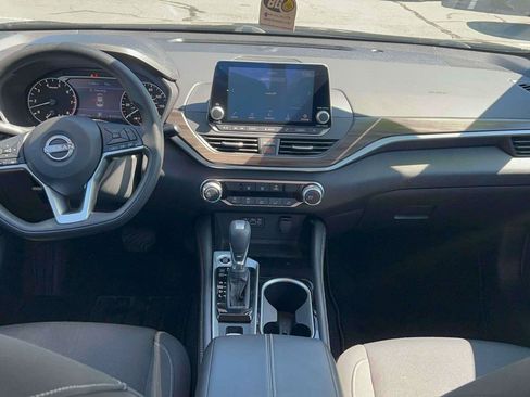 Used 2023 Nissan Altima 2.5 SV AWD/4WD image 27
