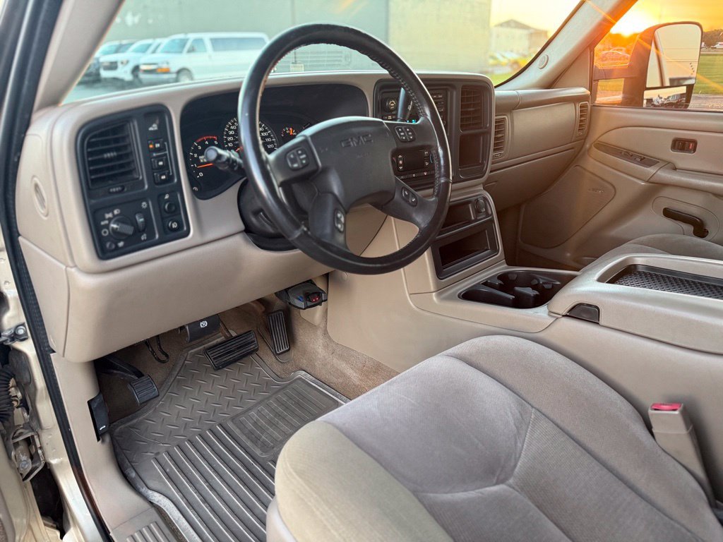 Used 2004 GMC Sierra 2500 SLE w/ Heavy-Duty Power Package AWD/4WD image 15