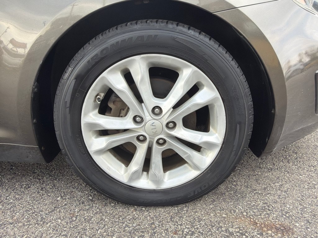 Used 2012 Kia Optima LX FWD image 18