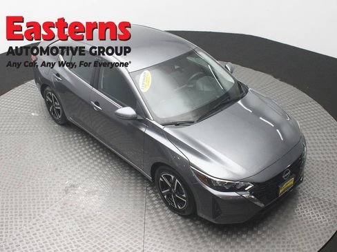 Used 2024 Nissan Sentra SV FWD image 3