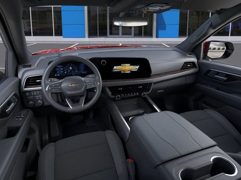 New 2026 Chevrolet Suburban LS RWD image 15