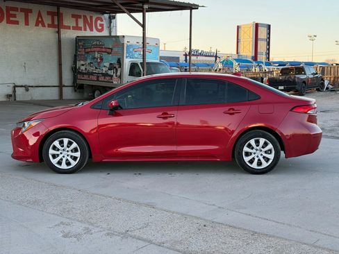 Used 2021 Toyota Corolla LE image 8