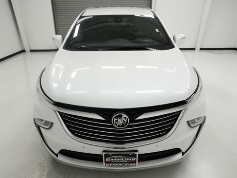 Used 2022 Buick Enclave Essence FWD image 2