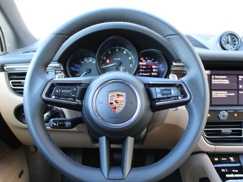 New 2026 Porsche Macan image 15