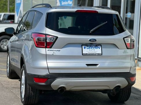 Used 2017 Ford Escape SE w/ Equipment Group 201A FWD image 34