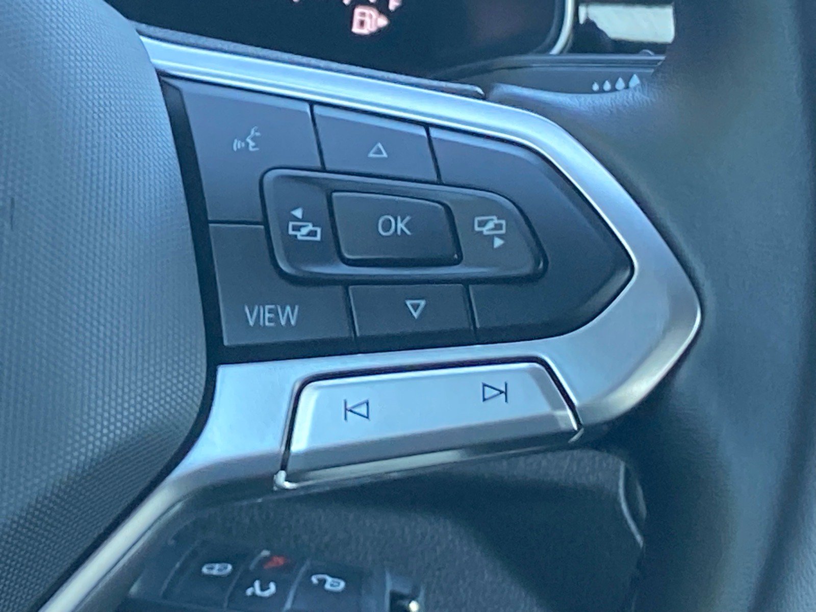 Certified 2025 Volkswagen Jetta Sport FWD image 7