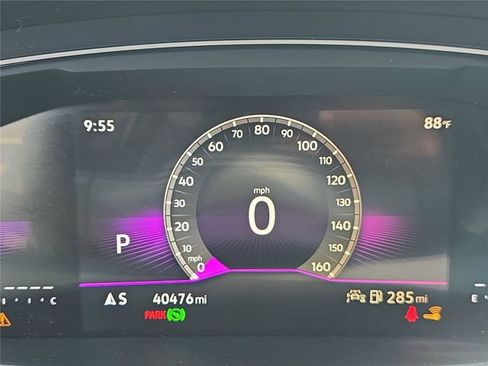 Used 2024 Volkswagen Tiguan SE R-Line FWD image 21