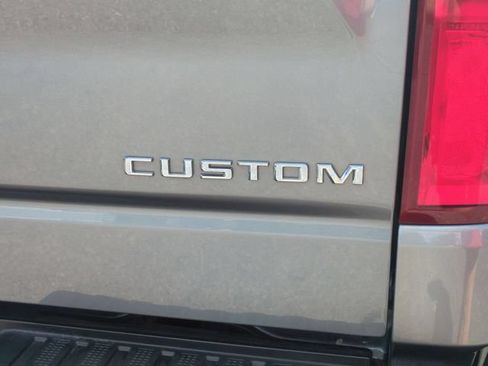 Used 2019 Chevrolet Silverado 1500 Custom w/ Custom Value Package AWD/4WD image 10