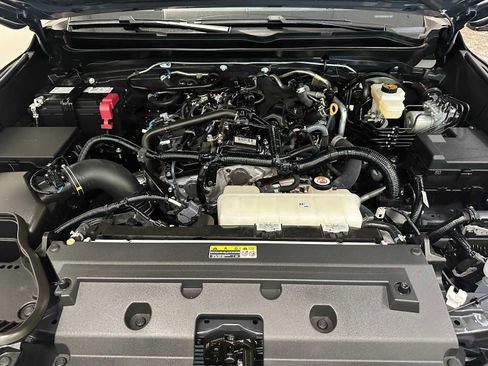 Certified 2025 Toyota Tacoma TRD Off-Road w/ TRD Off Road Premium Package AWD/4WD image 11