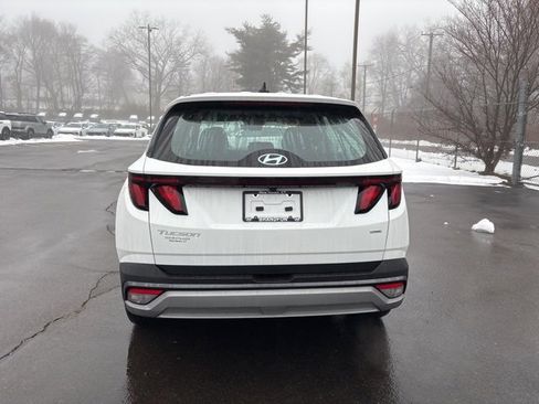 Used 2025 Hyundai Tucson SE image 5