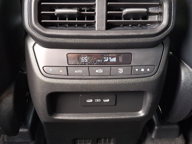Used 2025 Honda Pilot EX-L image 11