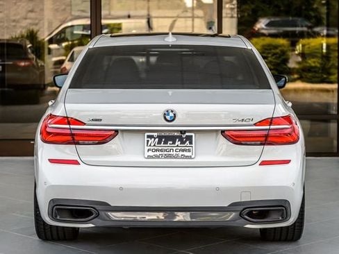Used 2018 BMW 740i xDrive AWD/4WD image 8