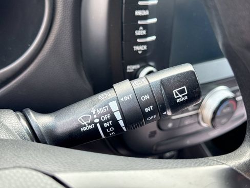 Used 2018 Kia Soul + FWD image 25