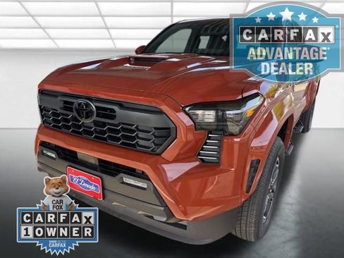 Used 2025 Toyota Tacoma TRD Sport image 4