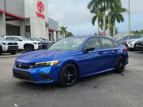 Used 2022 Honda Civic Sport image 2