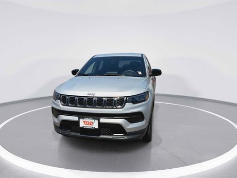 Used 2025 Jeep Compass Sport AWD/4WD image 3