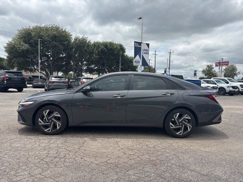 Used 2025 Hyundai Elantra Sport FWD image 6