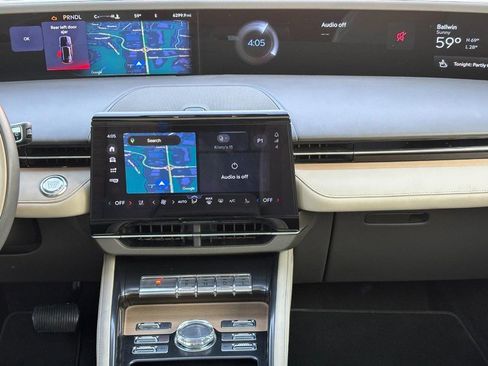 Certified 2024 Lincoln Nautilus Reserve w/ Equipment Group 202A image 13