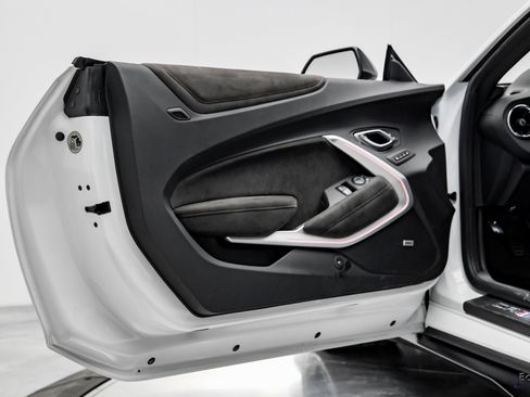 Used 2022 Chevrolet Camaro ZL1 image 73