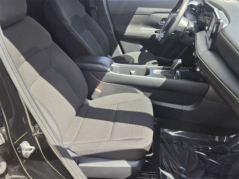 Used 2025 Nissan Kicks S image 17