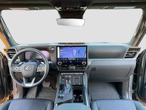 Used 2024 Lexus GX 550 w/ Accessory Package (2T) image 4