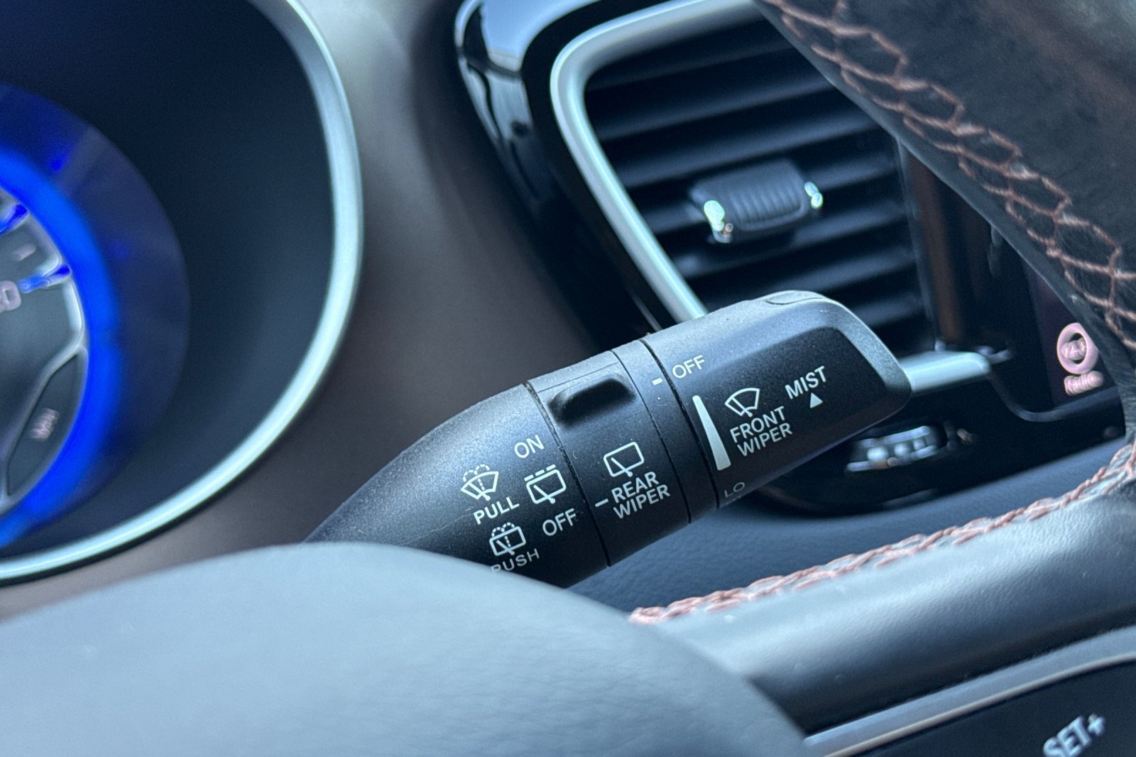 Used 2019 Chrysler Pacifica Touring Plus w/ Advanced Safetytec Group FWD image 40