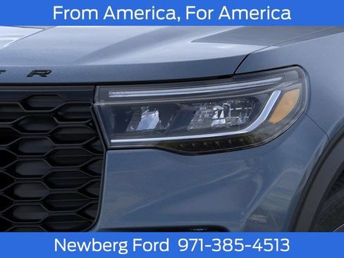 New 2025 Ford Explorer ST-Line w/ Premium Package AWD/4WD image 18